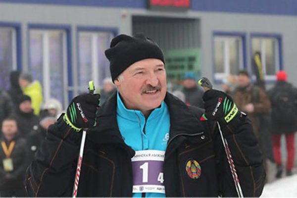 Лукашенко: "Мы не потеряли ни одного человека из-за вируса"