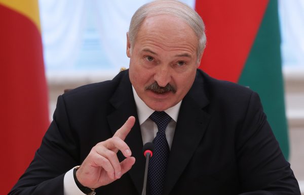 Лукашенко посоветовал России расстаться с "имперскими замашками"