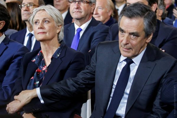 Экс-премьер Франции получил реальный тюремный срок за фиктивное трудоустройство жены
