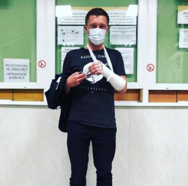 «Двое человек избиты, камеру разбили»: на съемочную группы Ксении Собчак напали в монастыре