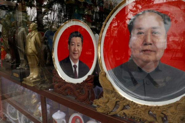 Си Цзиньпиня провозглашают богом - В китайских провинциях требуют заменить иконы Иисуса портретами товарища Си