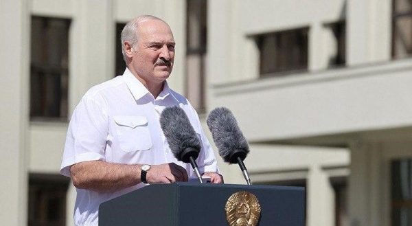 Александр Лукашенко на митинге