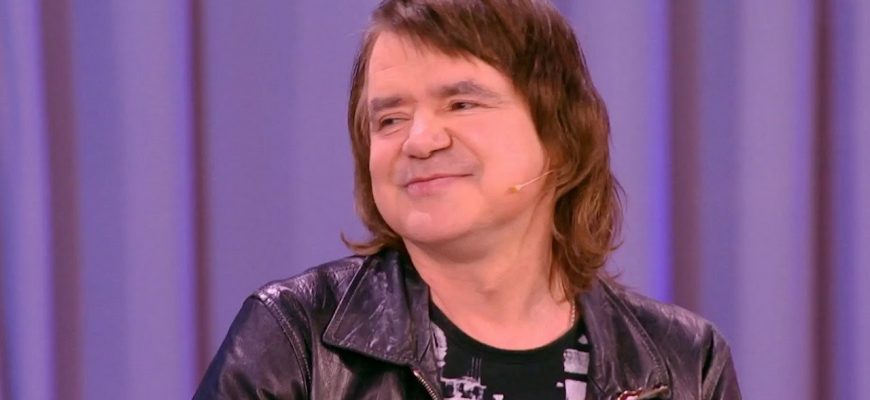 Покосившееся фото и железная оградка: могила Евгения Осина спустя два года после похорон