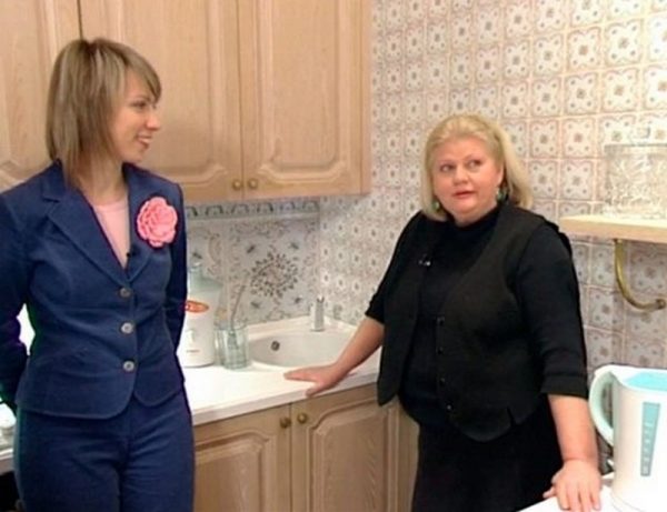 Ведущая "Квартирного вопроса" и Ирина Муравьёва на новой кухне