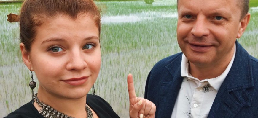 Как выглядит 27-летняя красавица-дочка Леонида Парфенова, которой в детстве диагностировали дислексию