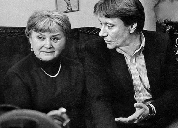 Андрей Миронов с мамой 