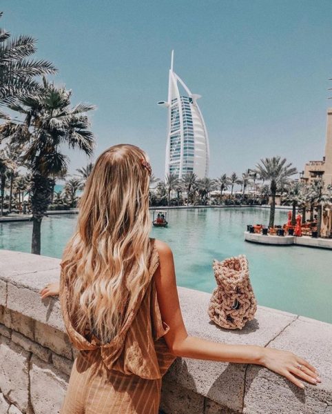 Оказались из бывшего СССР - полиция Дубая задержала 40 красоток, устроивших фотосессию на балконе отеля в непристойном виде