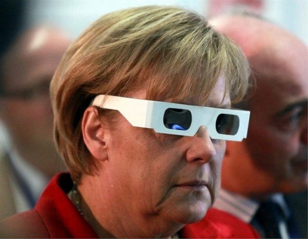 Смешные фото (26) Ангелы Меркель