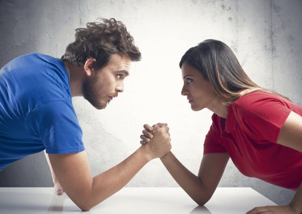 Спор между мужчиной и женщиной, фото: chexov.net