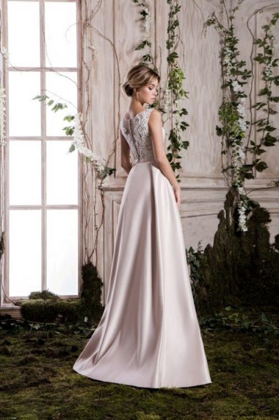 Photo selection of fashionable dresses for prom 2021-2022