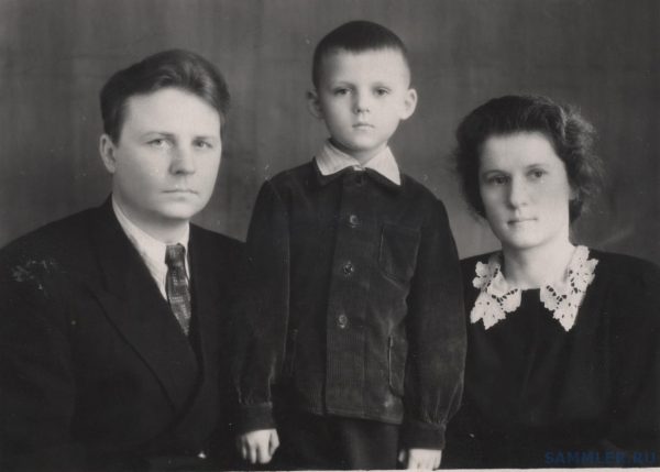 Егор Лигачев с женой и сыном