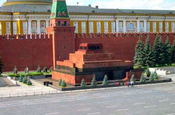 Мавзолей на Красной площади. Фото lenta.ru