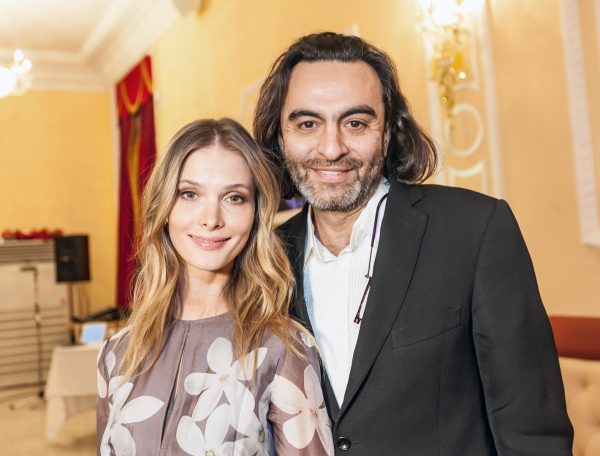 Джаник Файзиев с женой 