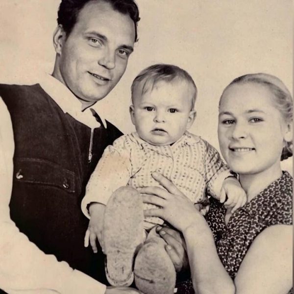 Раиса Рязанова с мужем и сыном
