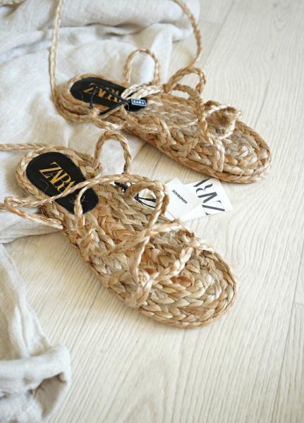 плетеные сандалии