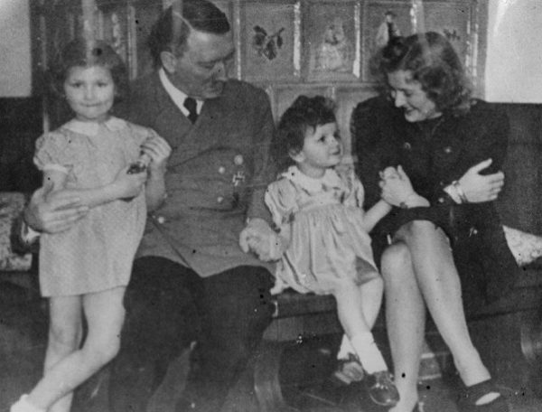 Скелеты в шкафу: кто такие и чем занимаются дети Гитлера, которые до сих пор живы