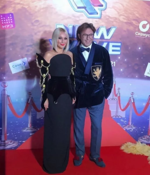 Лера Кудрявцева и Андрей Малахов на "Новой волне". Фото teleprogramma