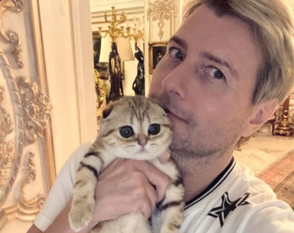 Николай Басков с кошкой Шанель. Фото Инстаграм