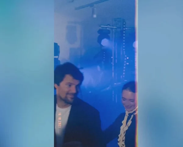 Оксана Акиньшина, Данила Козловский, кадр из видео