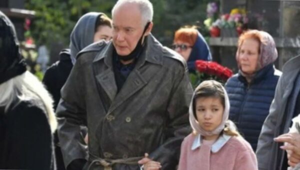 Владимир Конкин с внучкой, фото:ctnews.ru