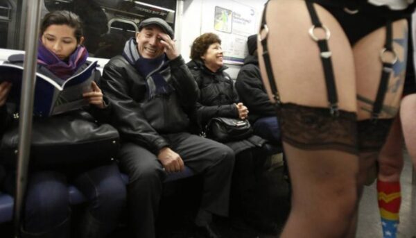 Кто ездит на метро, тот в цирке не смеется: 30+ фото из подземки, которые хочется развидеть