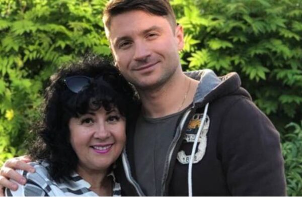 Сергей Лазарев с мамой. Фото stories-of-success.ru