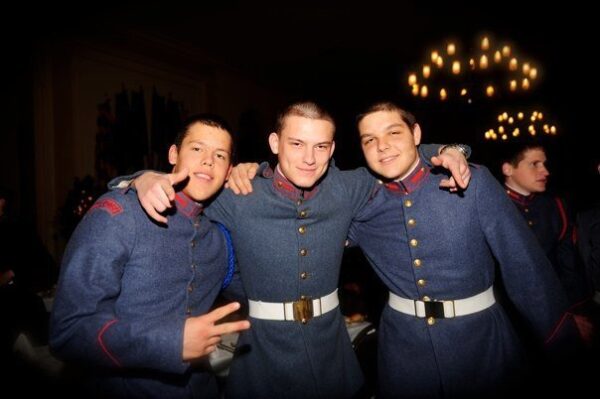 Три сына депутата Ремезкова служат в армии США. Фото yandex.ru