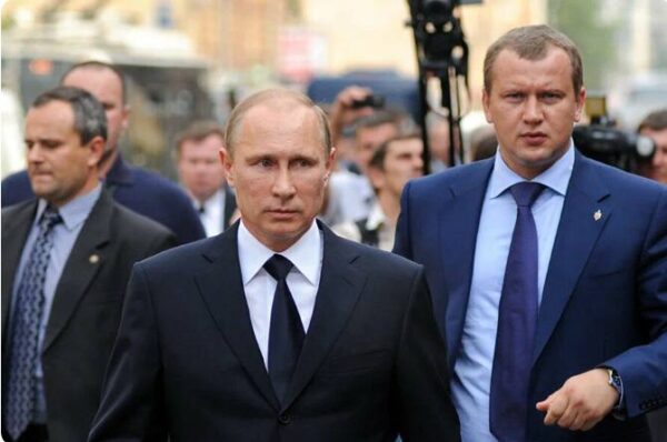 Сергей Морозов рядом с президентом. Фото pulse.mail.ru