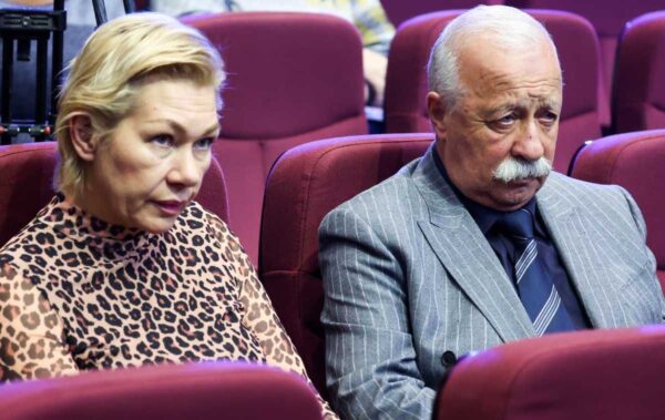 Леонид Якубович с женой, фото:paparazzi.ru