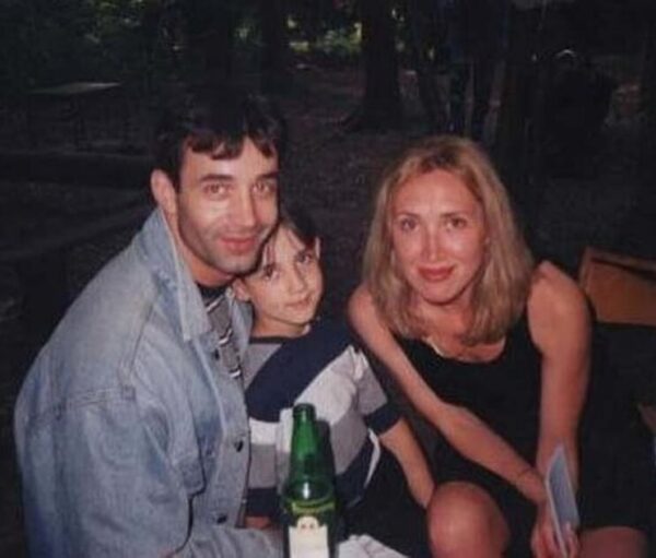 Дмитрий Певцов и Лариса Блажко с сыном