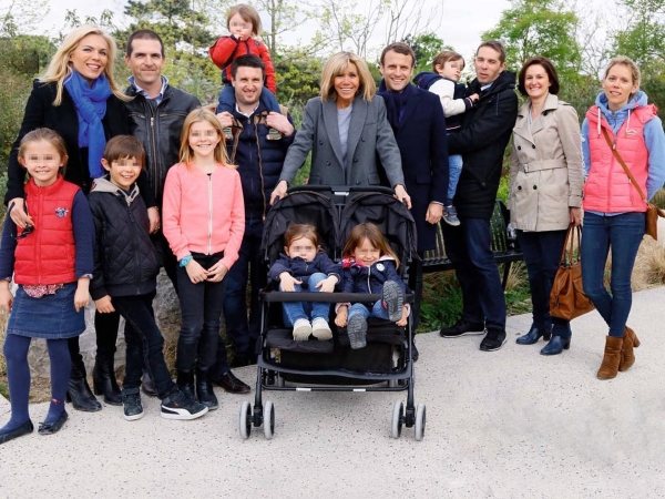 Большая семья президента Франции