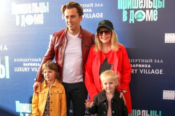 Пугачева и Галкин с детьми, фото:tvcenter.ru