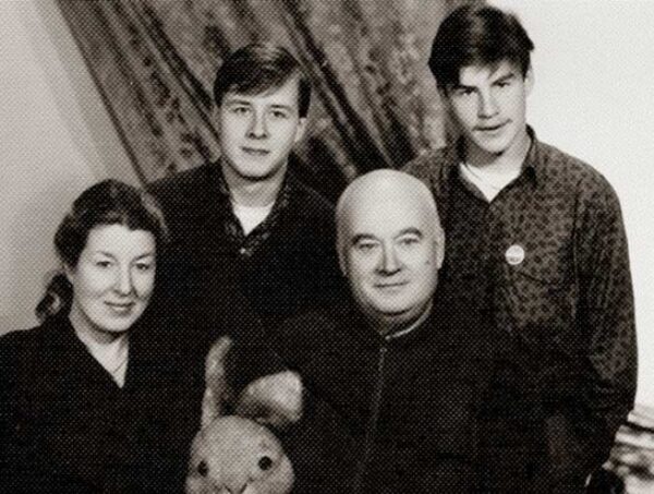 Евгений и Наталья Моргуновы с сыновьями
