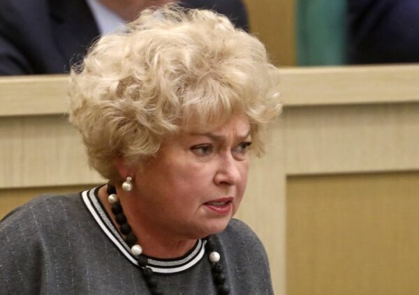 После бегства Собчак пошли слухи, что сенатор Людмила Нарусова уходит из Совфеда
