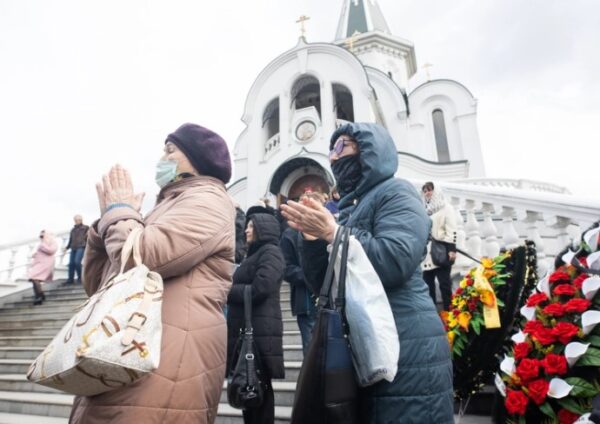 Под несмолкающие аплодисменты: с актрисой Яковлевой простились в Калининграде