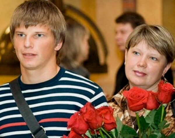 Андрей Аршавин с мамой