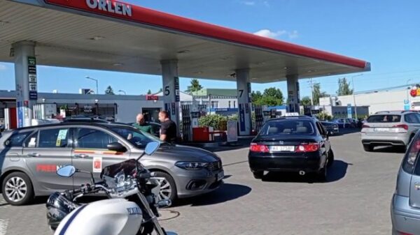 “Мы хотим добиться перемен", - польские водители протестуют на заправках из-за высоких цен на бензин
