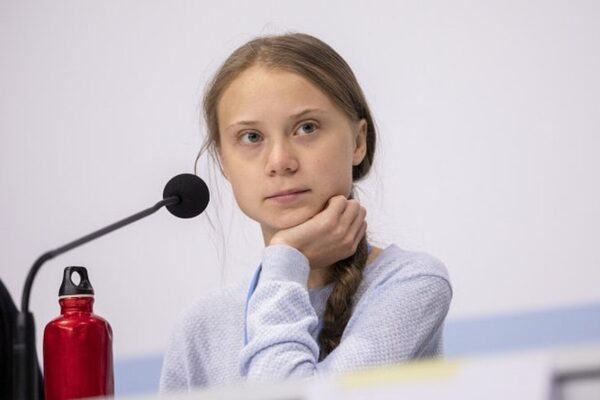 Проведение спецоперации РФ на Украине со слезами на глазах осудила Грета Тунберг