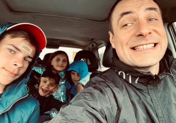 Евгений Цыганов с детьми, фото:tvcenter.ru