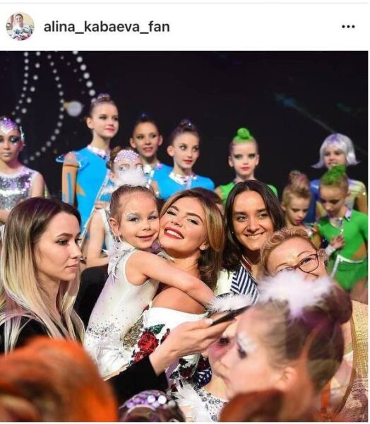 В Сети появился снимок счастливой Алины Кабаевой с ребенком на руках