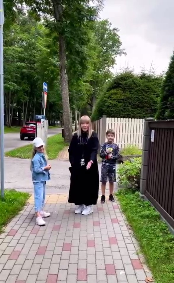 «Мы думали ты с нами!» - Максим Галкин показал видео с прогулки с Пугачевой и детьми