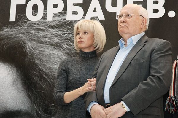 Какое наследство оставил Михаил Горбачёв и кому оно достанется - пенсия в 1 миллион, два особняка, солидный банковский счёт