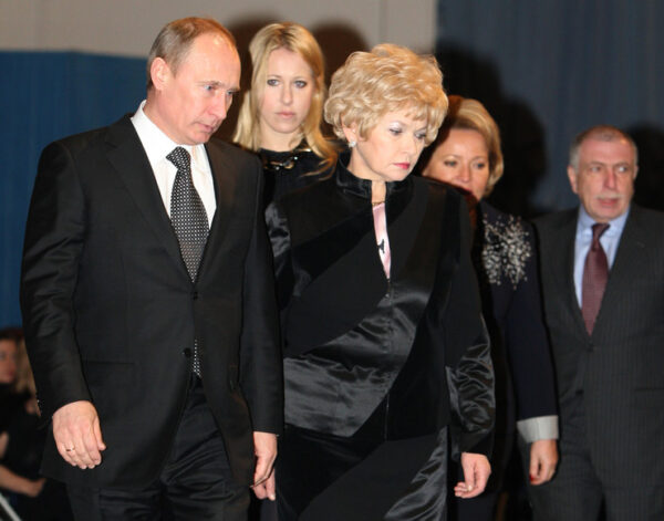 Людмила Нарусова, Владимир Путин и Ксения Собчак, фото:starhit.ru