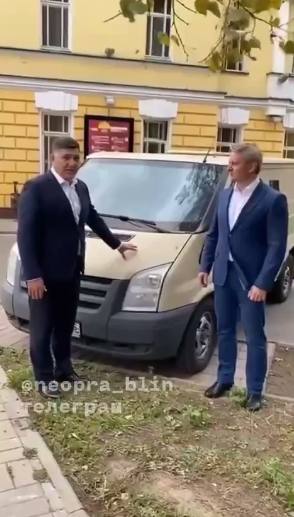 Вёз гуманитарную помощь в Донбасс: в Сети появились последние кадры с Сергеем Пускепалисом, где он показывает авто, в котором вскоре погибнет