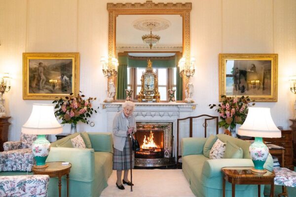 В Сети появилось последнее фото 96-летней королевы Великобритании