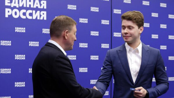 Илья Медведев на вручении партийного билета