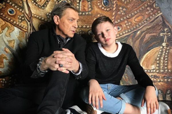 Александр Невзоров с сыном, фото:novochag.ru