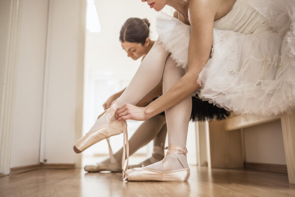 Из-за антироссийских санкций в Большом театре балерины лишились обуви