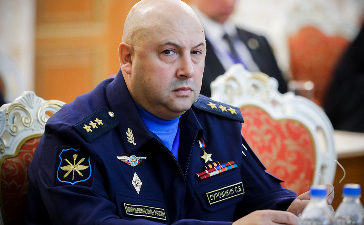 Последние новости о генерале Суровикине: Сохранил свою должность в МО, но в целях безопасности спрятан от западных спецслужб