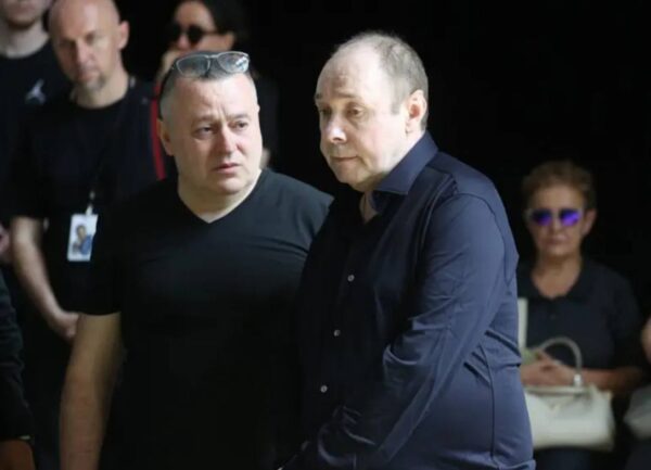 Аркадий Кудряшов и Сергей Кузнецов на похоронах Шатунова